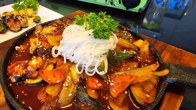 베트남 최초 원조 착석식당 금강