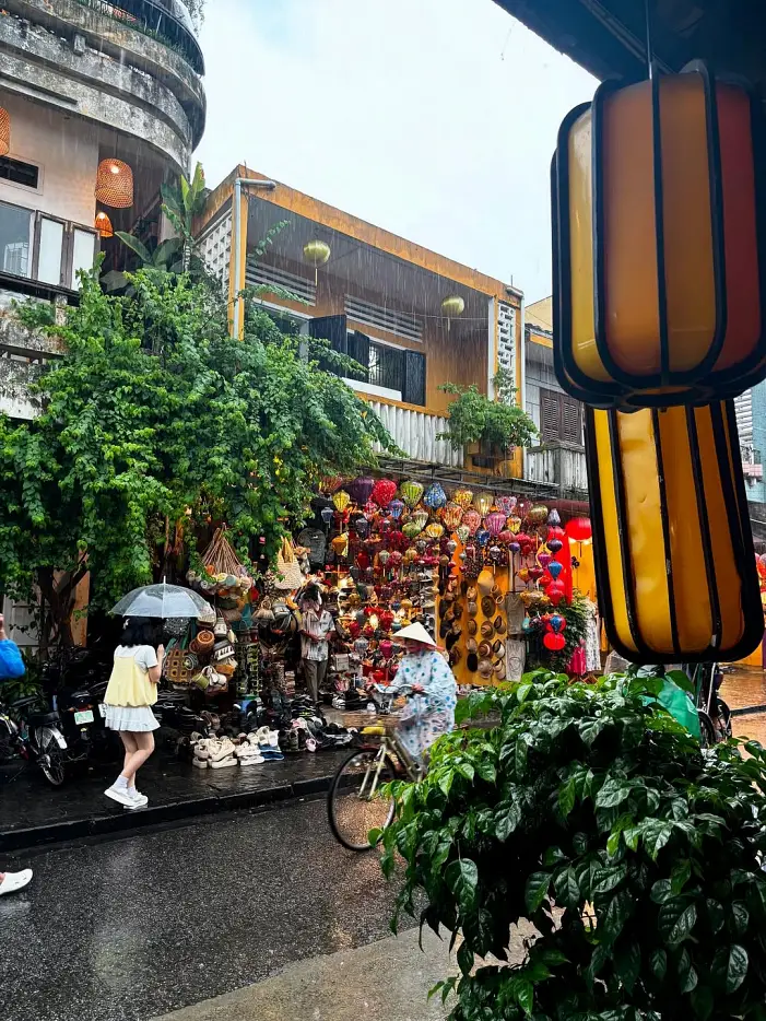 호이안의 마법같은 밤: 시간이 멈춘 듯한 순간