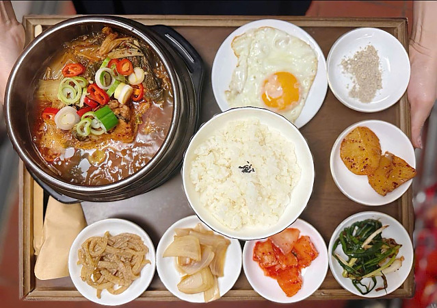 발렌타인 호텔 BALLANTINE HOTEL [7군 푸미흥]