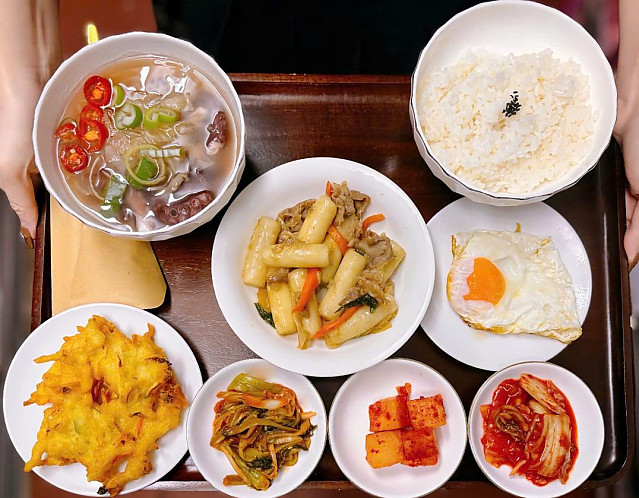 발렌타인 호텔 BALLANTINE HOTEL [7군 푸미흥]