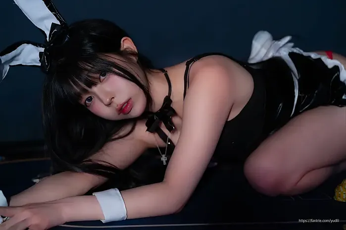 유디, PhotoBook 「Black Rabbit」