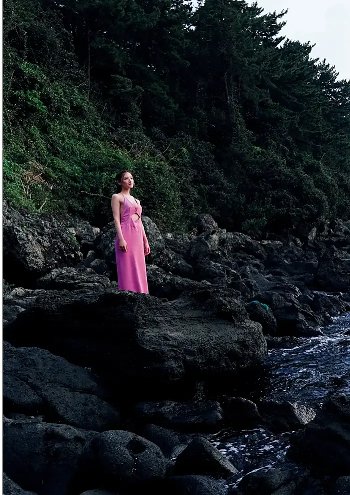 나카다 카나, 두 번째 사진집 「자극하는」 set 03