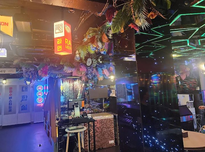 한 장소에서 즐길 수 있는 술집 풀코스 은하수 포차 / 문 루프탑 / THE STAR CLUB (7군 푸미흥)