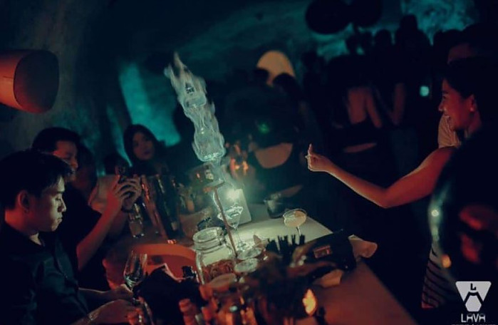 현지인들 핫플레이스 라바 라운지  LAVA Bar & Lounge (1군)