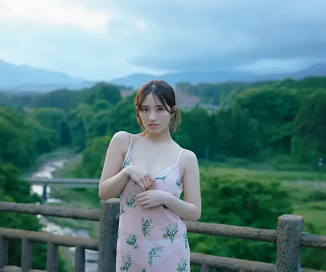 오와다 나나 포토북 「깊은 숲 속에서」 Set.02