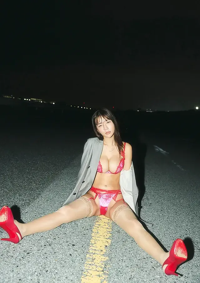 아마우 키스미 사진집 「다이탄 미드나이트」 Set.03