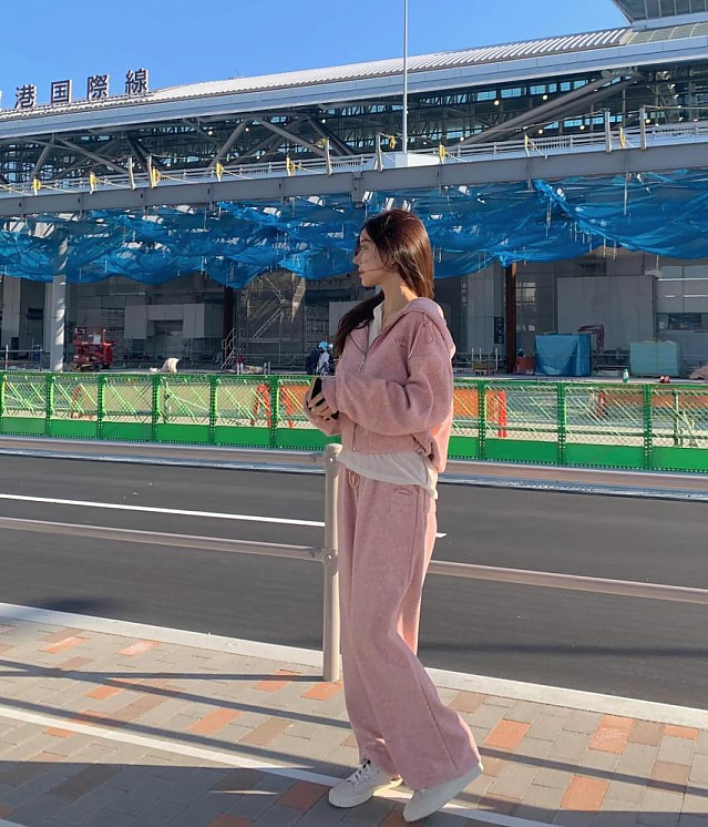 몸매가 공격적인 쇼핑몰 사장