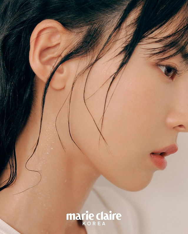 김민지 선수 데상트x마리끌레르