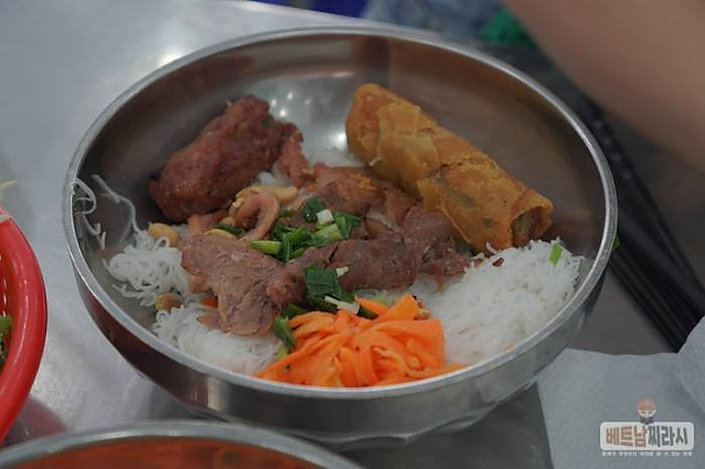 호치민 분팃느엉 맛집 “Bún thịt nướng Kiều Bảo”