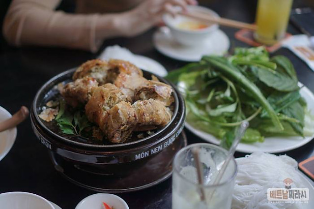 CNN에 소개된 스프링롤 & 분짜 맛집 “Quan Nem(꾸안 넴)”