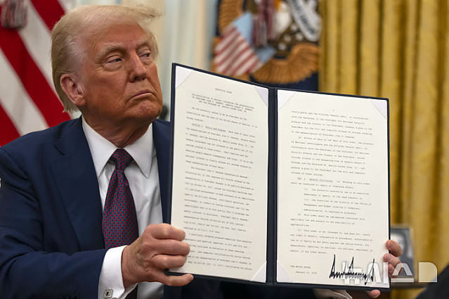 트럼프, 케네디·킹 목사 암살 사건 기밀문서 공개 행정명령 서명