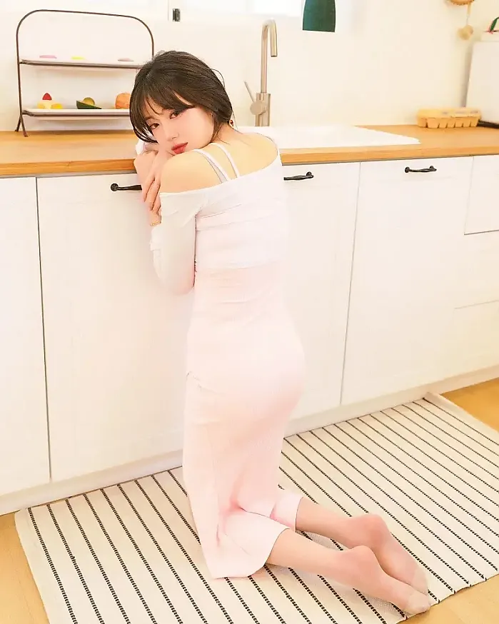 새색시 스타일의 포즈