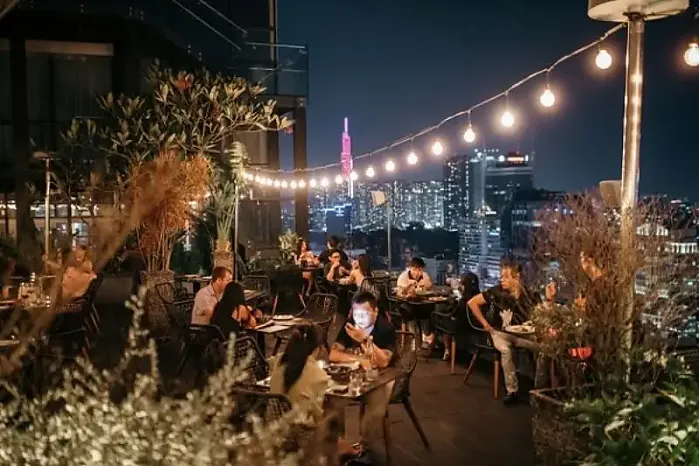[기획 로맨틱 루프탑 식당시리즈]Shri 레스토랑 및 라운지 – Nguyen Thi Minh Khai 거리(Shri Restaurant and Lounge – Nguyen Thi Minh Khai Street)