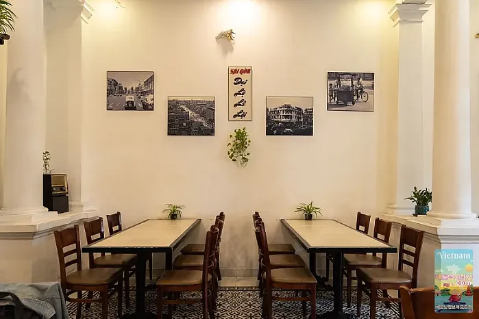 1930년부터 사이공의 식당이었던 색다른 파테 쇼(Pâté Chaud)