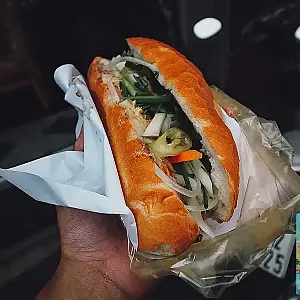 반미현호아 (Banh Mi Huynh Hoa)