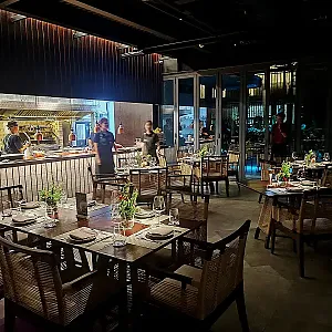 Sóno Grill & Bar - 호치민에서의 성공했다는 소리를 들을수 있는 곳