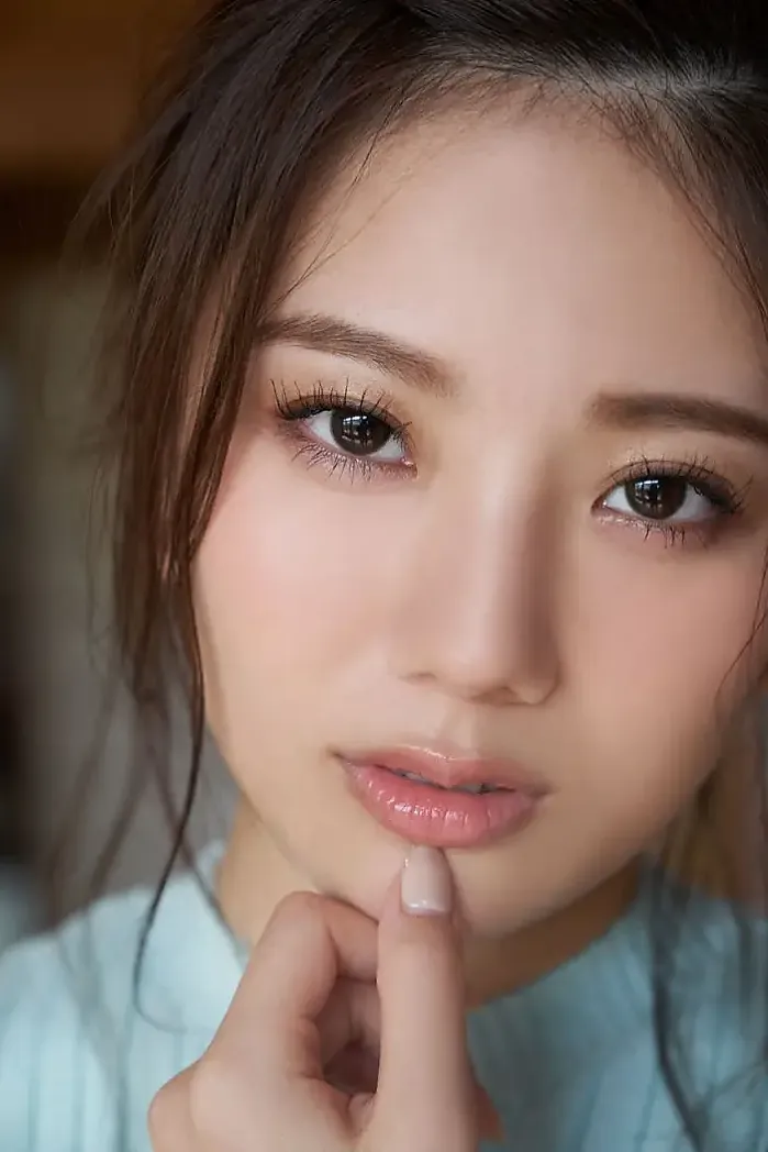 50대 돌싱과 결혼한 20대 청순글래머 아나운서