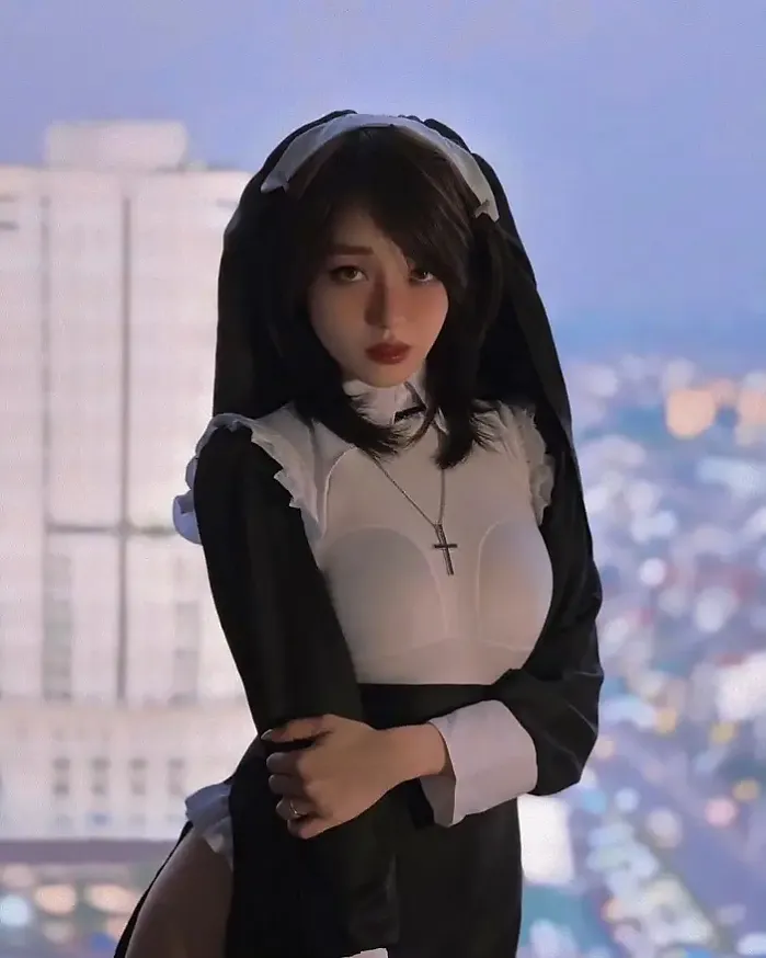 타락한 수녀 코스프레