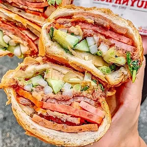 [기획]호치민시 반미 맛집 찾기:반미 후인화 (Banh mi Huynh Hoa)