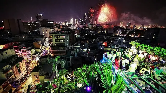 [기획 로맨틱 루프탑 식당시리즈]더 뷰 - 부이 비엔 스트리트(The View – Bui Vien Street)