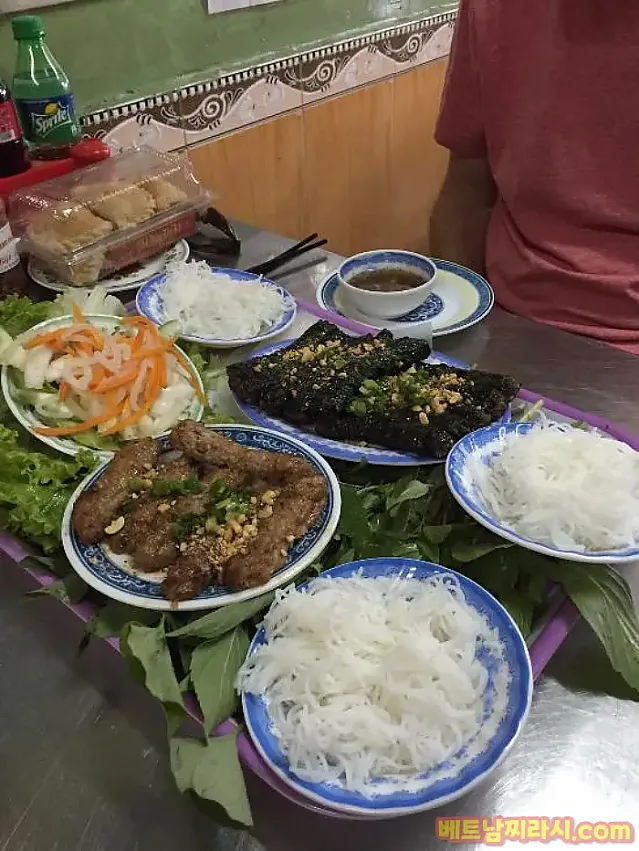 Quán Ăn Cô Liêng