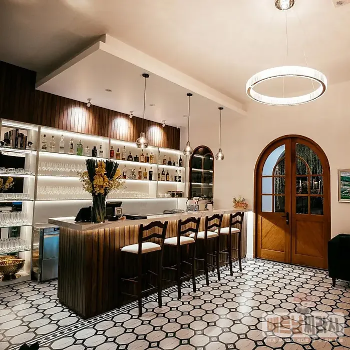 올리비아 호치민 Olivia