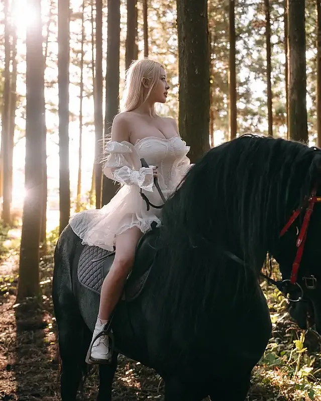 슾속의 애마부인