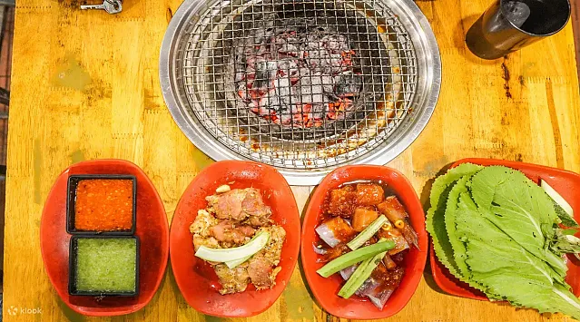 아오자이 라이더와 함께 다낭의 야경 명소와 맛집을 탐험하는 특별한 야간 투어