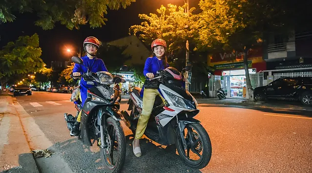 아오자이 라이더와 함께 다낭의 야경 명소와 맛집을 탐험하는 특별한 야간 투어