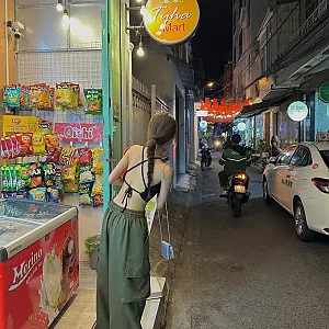 해외에서 화끈하게 백리스 입어버리기 instagram for mingddo_h