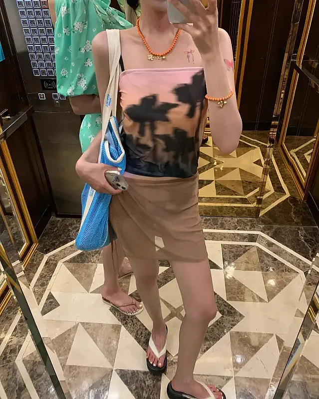 호텔 수영장에서 여유도 부려보고 @jjinii_ 인스타