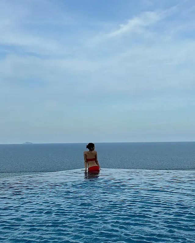 야외 수양장 보다 고층 수영장이 메인 @e.chaeny 인스타