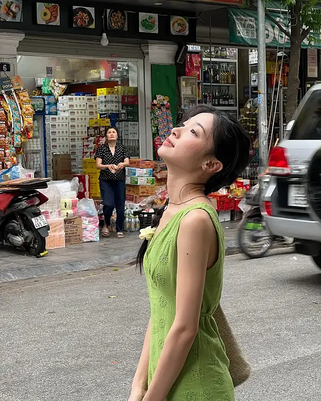 하노이의 여름 바이액션 @vivid.ec 인스타