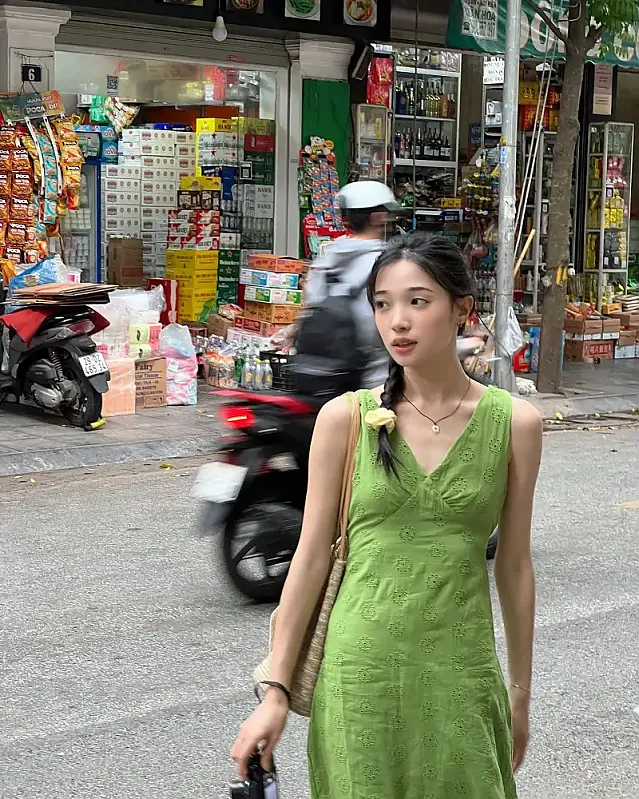 하노이의 여름 바이액션 @vivid.ec 인스타