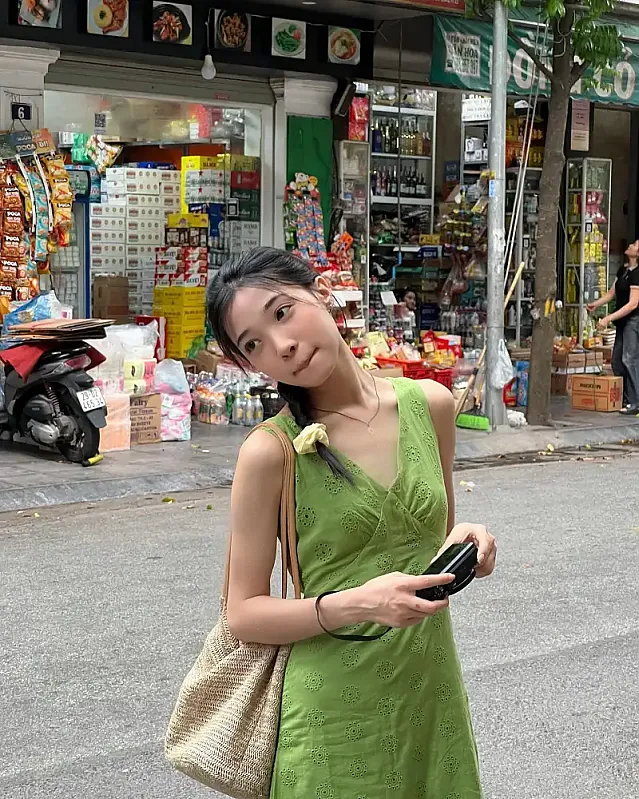 하노이의 여름 바이액션 @vivid.ec 인스타