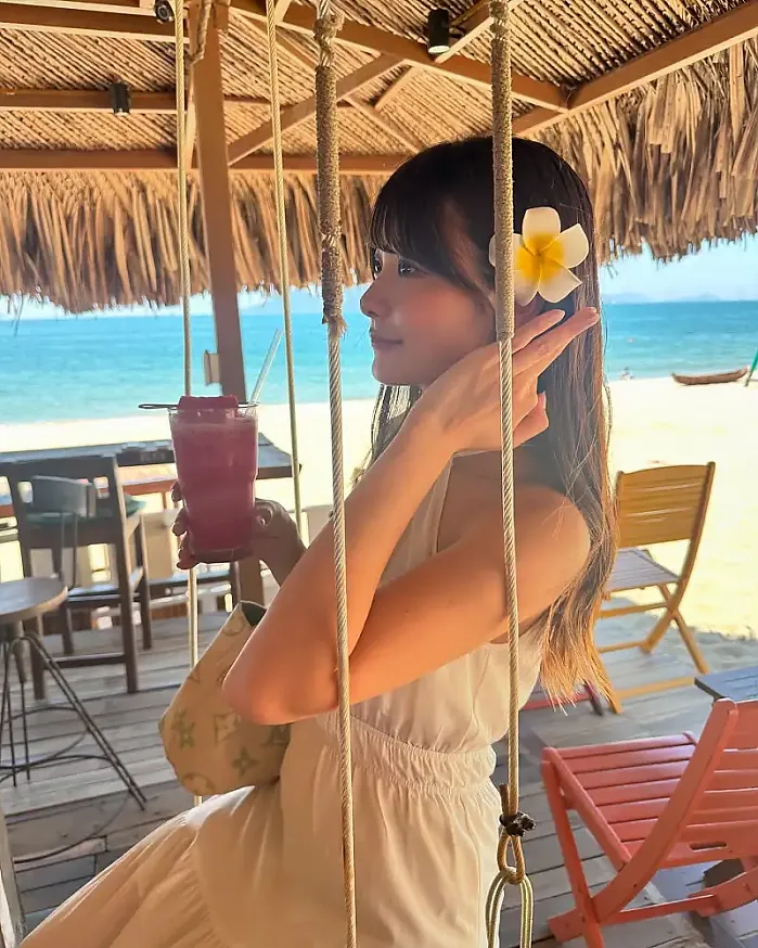 여름 휴가 내가 두번째로 좋아하는 샷 @jisoo_bae 인스타