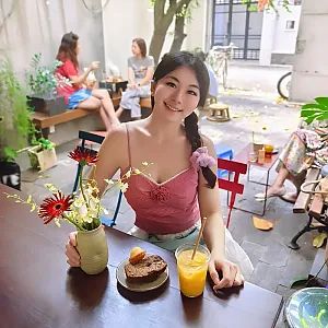 좋은 사람 만나면 사랑에 빠지고, 좋은 사람 만나지 못하면 세상을 보러 가세요 @kuanyr 인스타