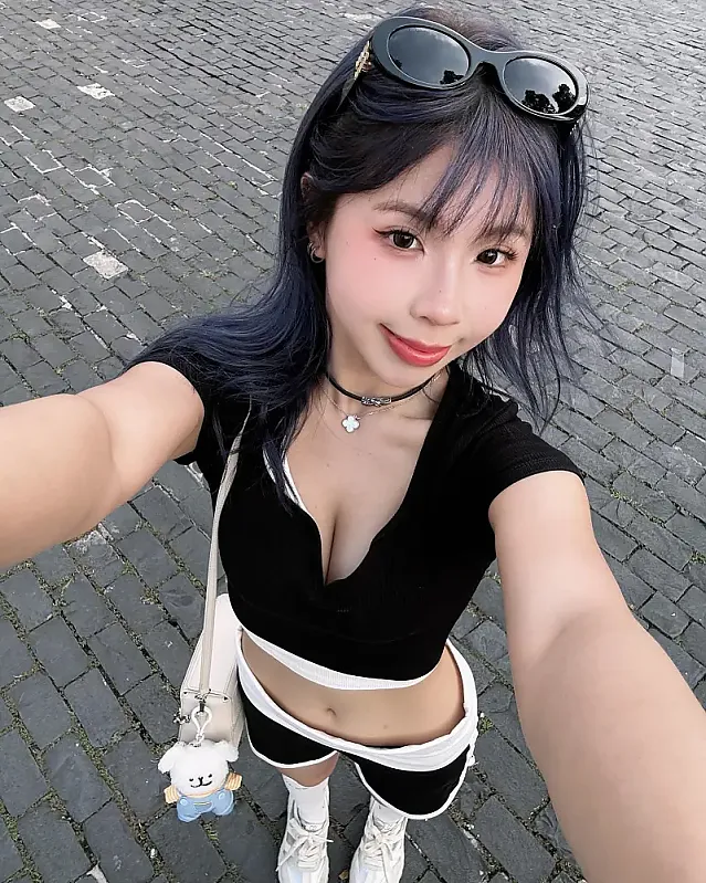 if you see me calling…. @mizzie.xx