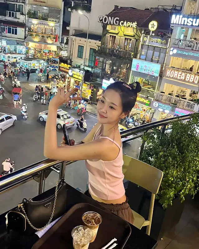 하노이에서 제일 예뻤던 순간 @yunaring__