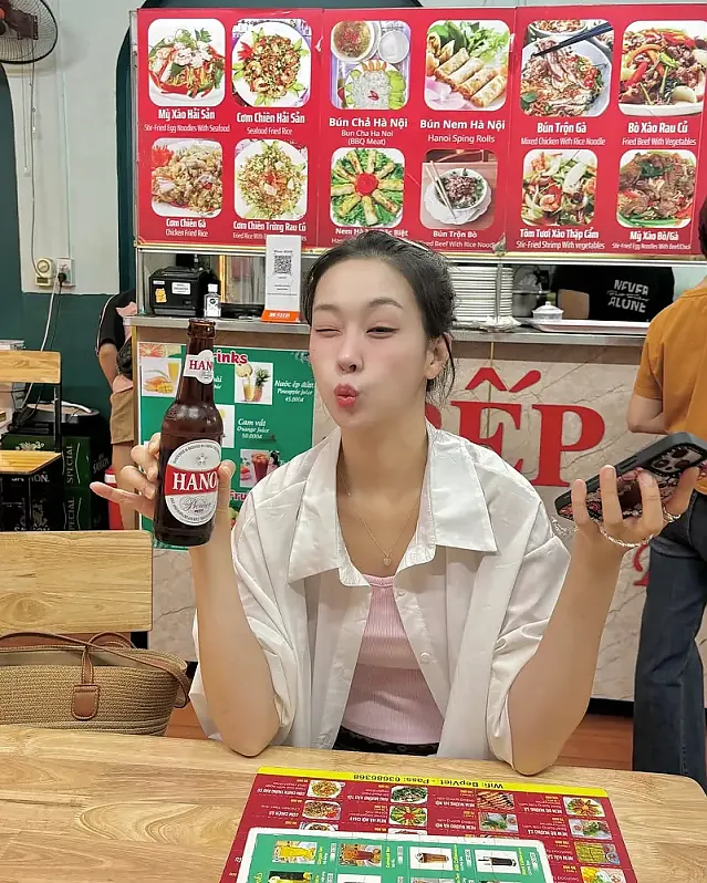 하노이에서 제일 예뻤던 순간 @yunaring__