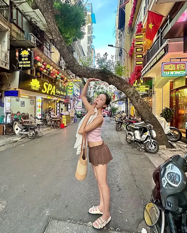 하노이에서 제일 예뻤던 순간 @yunaring__