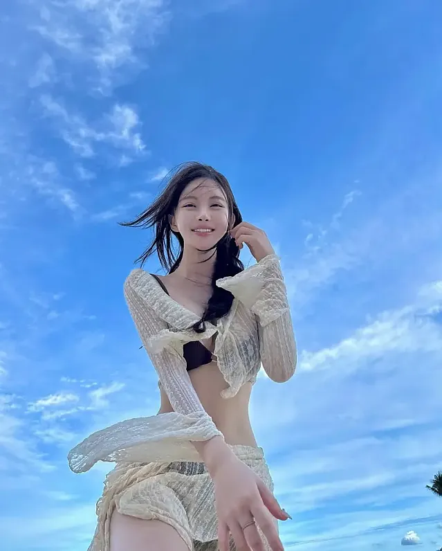 아래에서 찍어봤는데요..바람한테 졌습니다 @__jihyang_