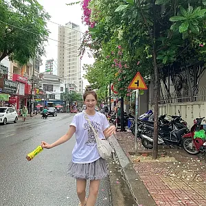 여행 가서 이정도로 비가 온 적이 없는데... instagram for yunaring__