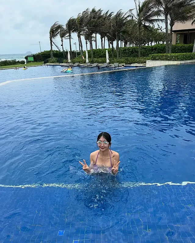 마지막날 아침 수영 못한게 한이댜 instagram for clara_lovelyga