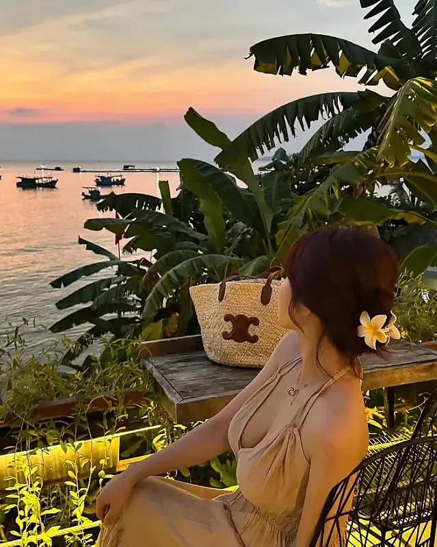 하늘색이 분마다 바껴서 하늘멍하기 조음 instagram for 97.4kg