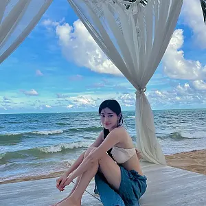 Blue and white instagram for www_mm_