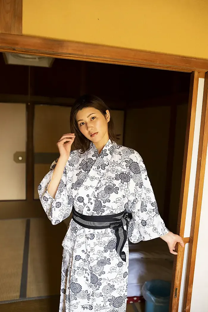 문단속 안 하는 스즈메 야스 1분전