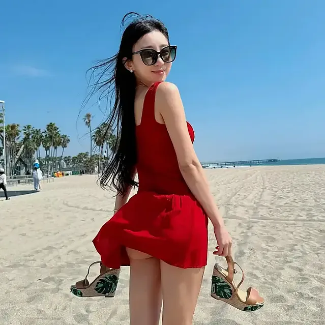 로스엔젤레스 해변에서의 은지