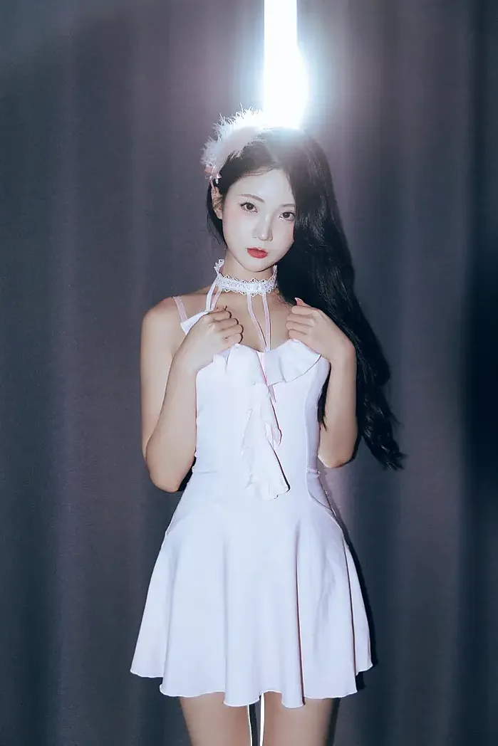 Hanseul 한슬, PhotoBook 「Black Swan」 Set.01