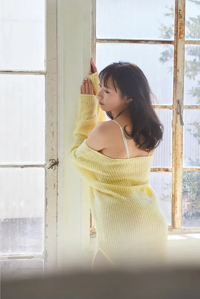 이누마루 리리코 (戌丸凛々子), FRIDAY 디지털 사진집 『현직 대형 광고 대행사 OL의 글래머러스 바디 vol.2』 Set.03